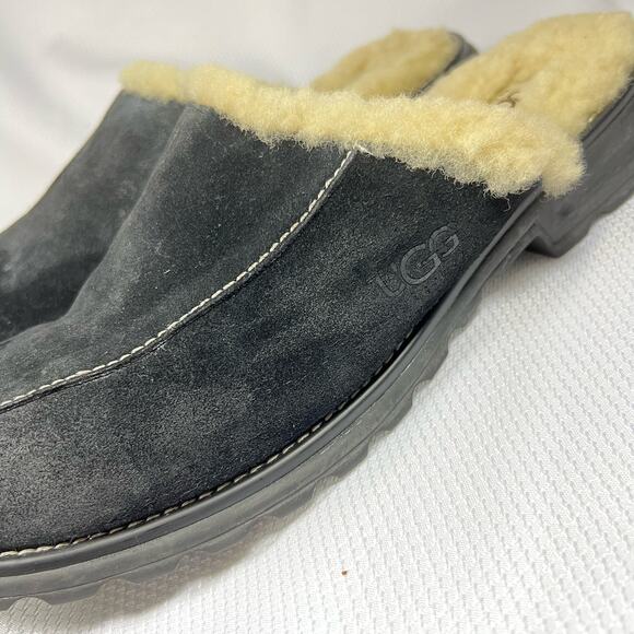 UGG Black and Cream Women's Slippers - Picture 3 of 11
